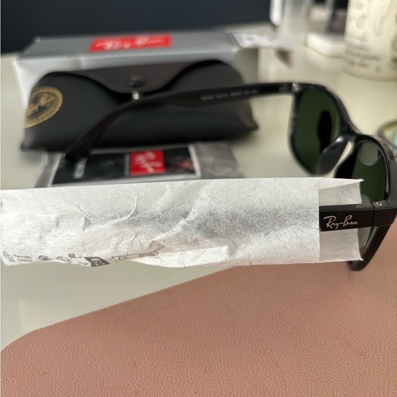 NWT RayBan RB4374 Black Sunglasses - Picture 4 of 6